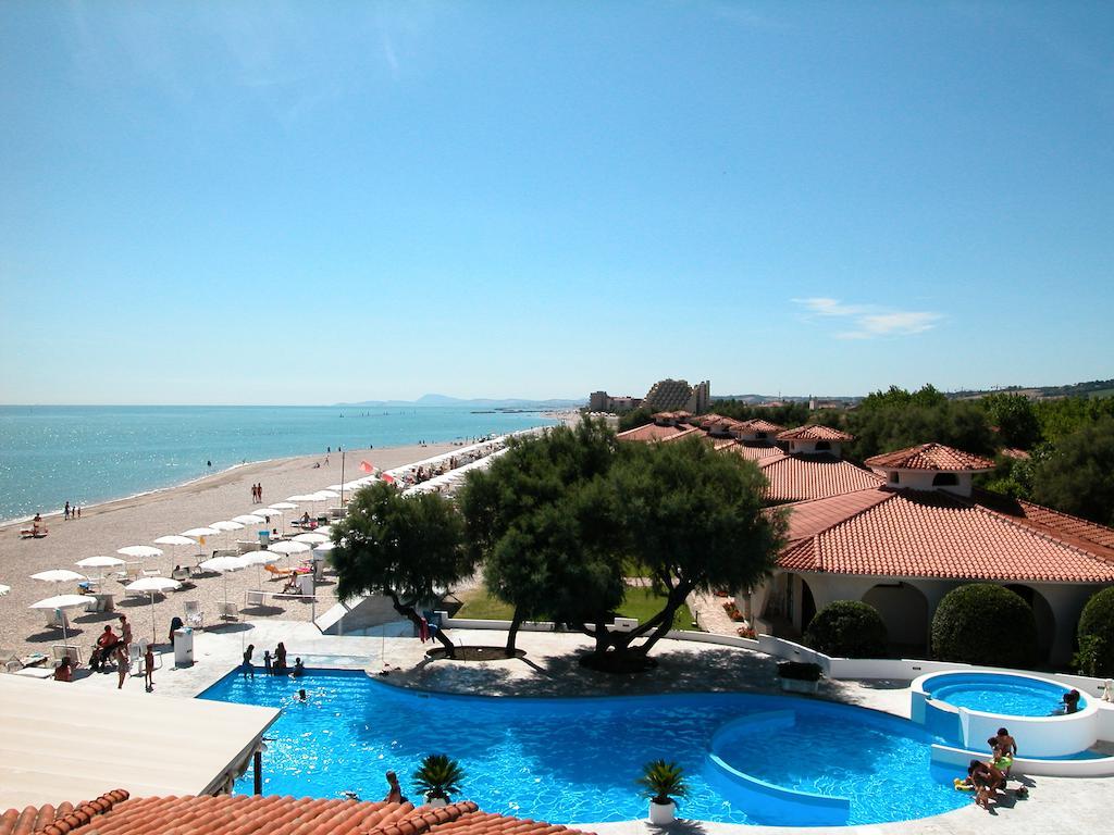 Fabilia Family Resort Marotta Mondolfo エクステリア 写真